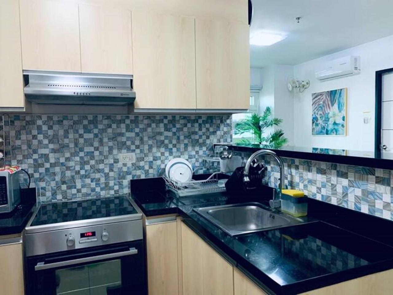 Apartment 2 Bdrms With View Near Ayala *
