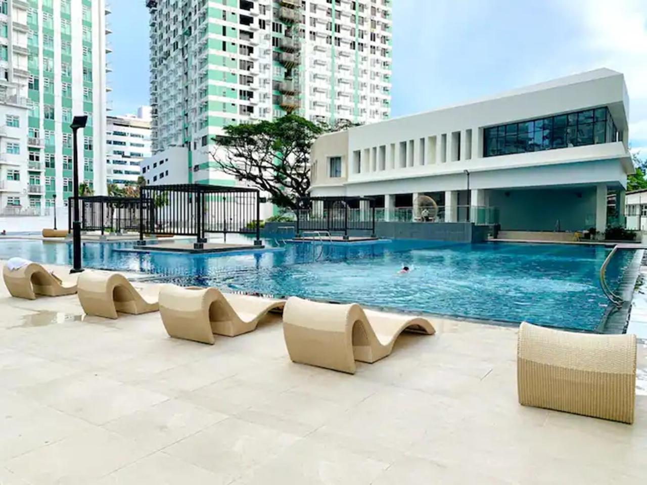 2 Bdrms With View Near Ayala Apartment Cebu