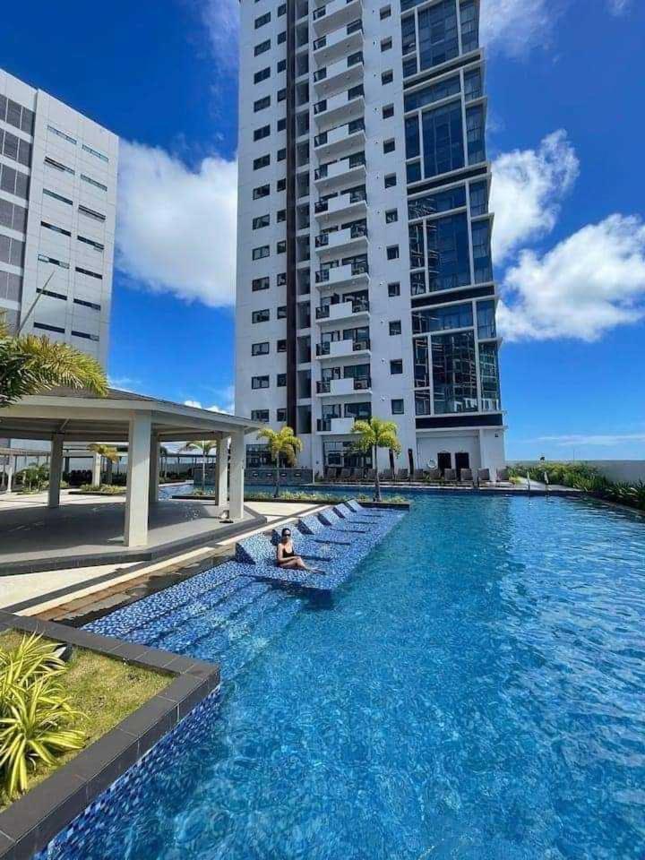 Cozy 2br With Pool And Access Apartment *