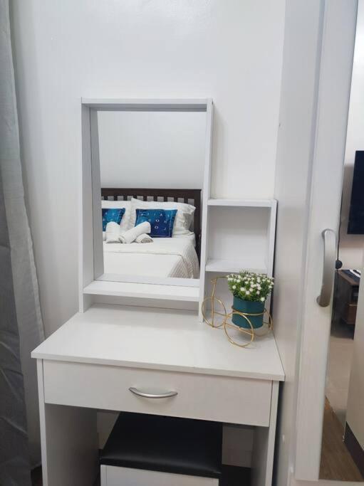 Cozy Trig Place Near Sm Seaside With Wifi Netflix Free Swimming Pool & Parking Apartment *