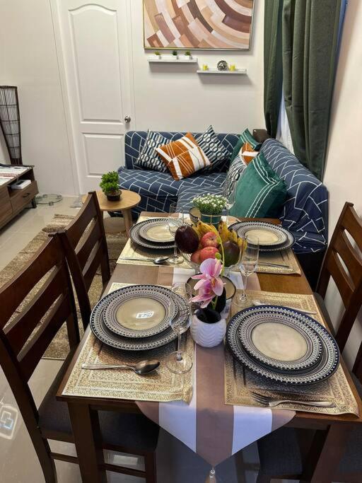 Cozy Trig Place Near Sm Seaside With Wifi Netflix Free Swimming Pool & Parking Apartment Talisay (Cebu)