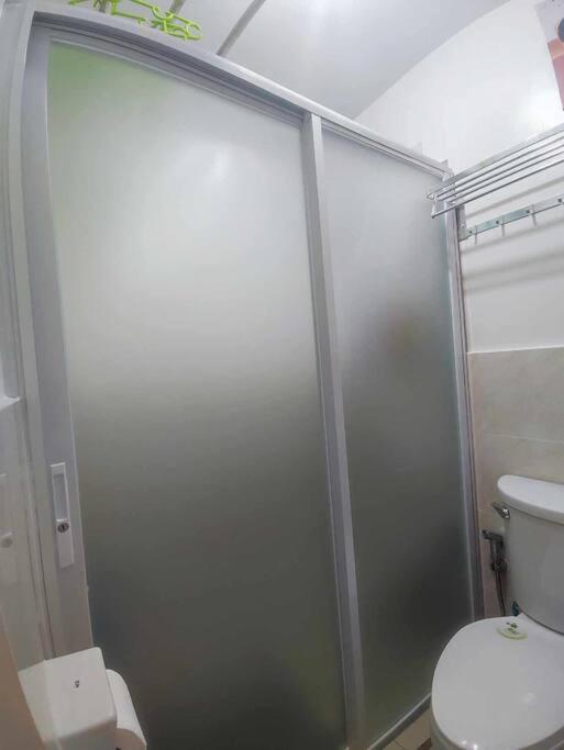 Apartment Cozy Trig Place Near Sm Seaside With Wifi Netflix Free Swimming Pool & Parking