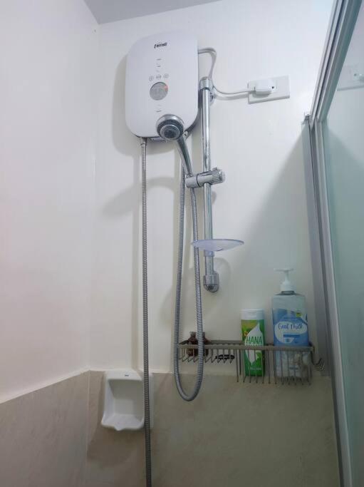 Cozy Trig Place Near Sm Seaside With Wifi Netflix Free Swimming Pool & Parking *