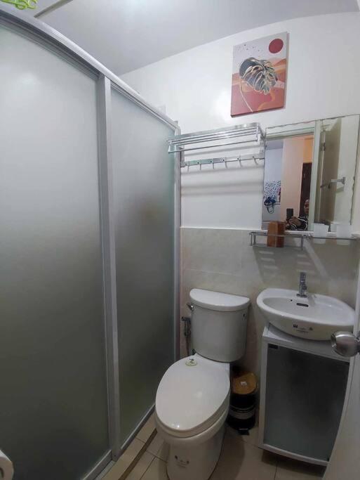 Apartment Cozy Trig Place Near Sm Seaside With Wifi Netflix Free Swimming Pool & Parking *