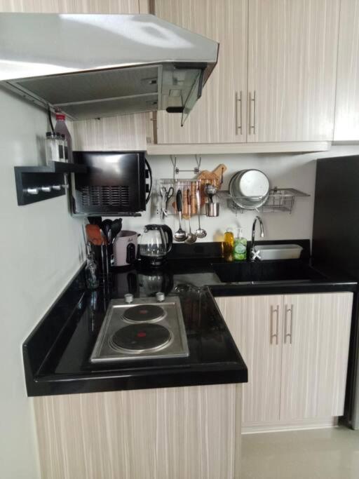 Apartment Cozy Trig Place Near Sm Seaside With Wifi Netflix Free Swimming Pool & Parking Talisay (Cebu)