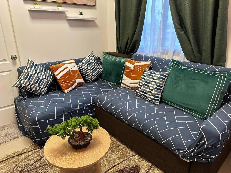 Cozy Trig Place Near Sm Seaside With Wifi Netflix Free Swimming Pool & Parking * Talisay (Cebu)