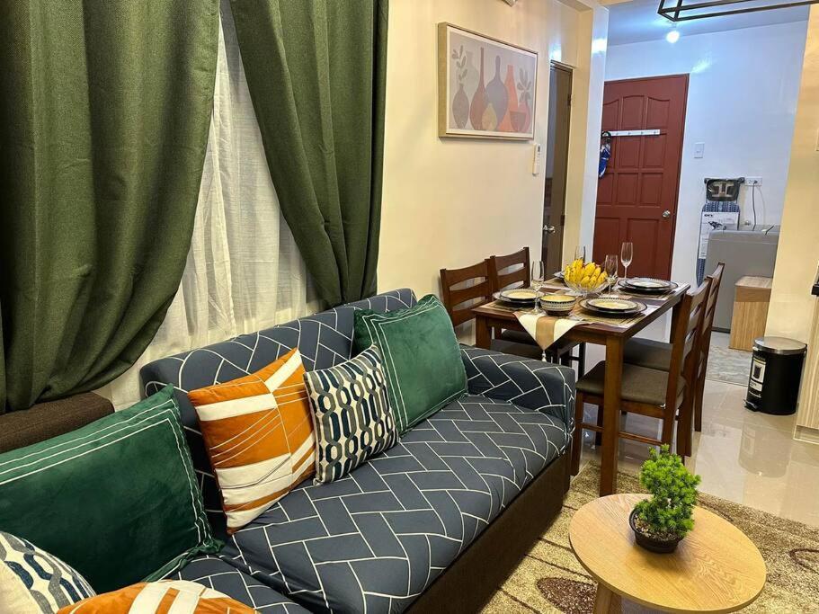 Apartment Cozy Trig Place Near Sm Seaside With Wifi Netflix Free Swimming Pool & Parking *