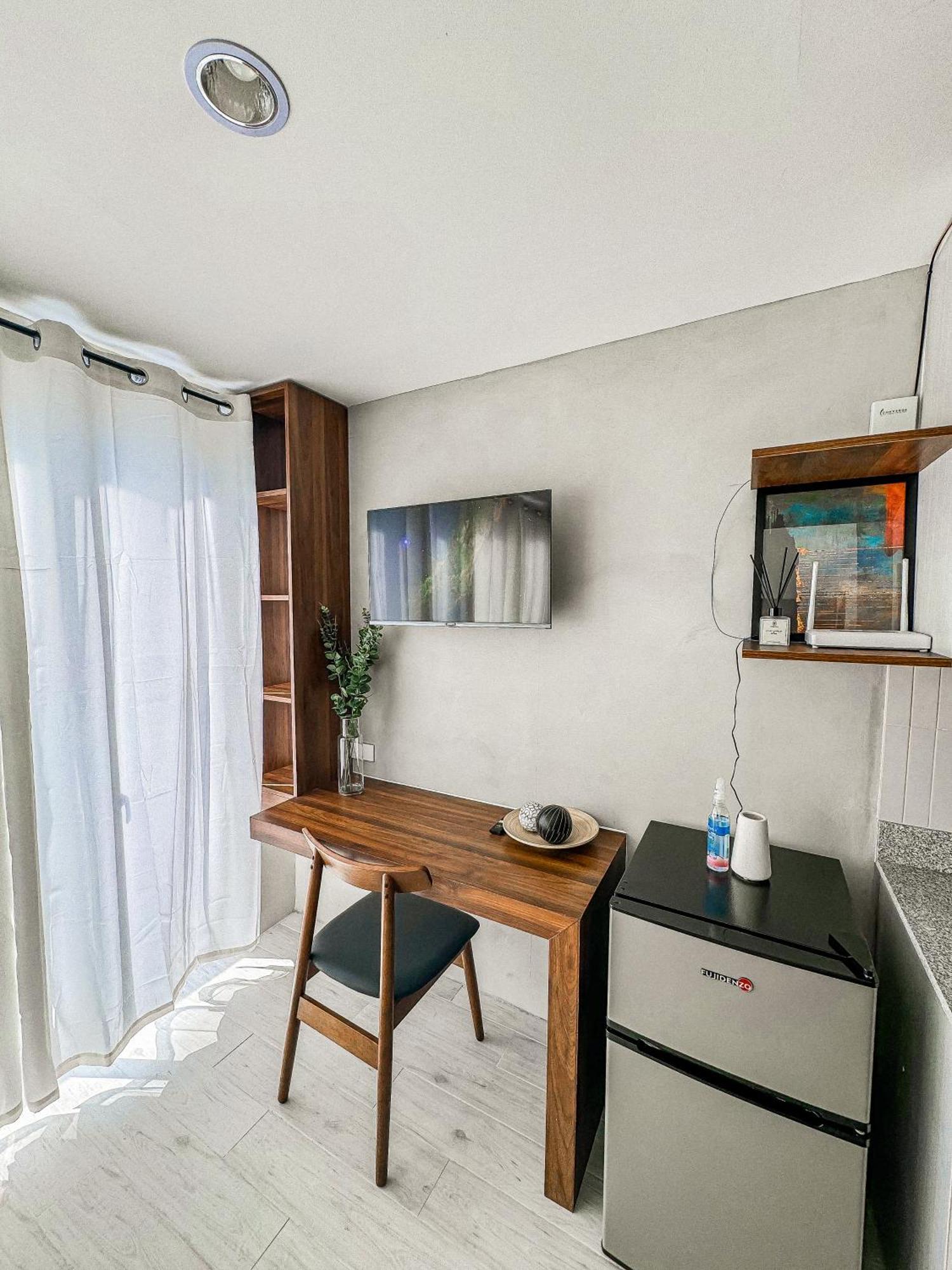Warm And Cozy With Balcony