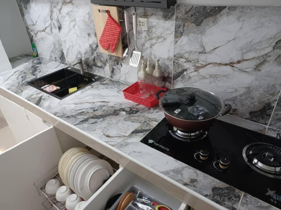 Unit2 Spacious 2br Near Sm Seaside Nustar Ocean Park Dynamic Herb Anjo Apartment