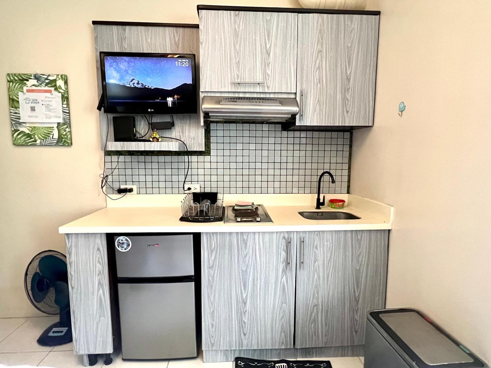 Apartment Views+ Large Space+ Beside It Park