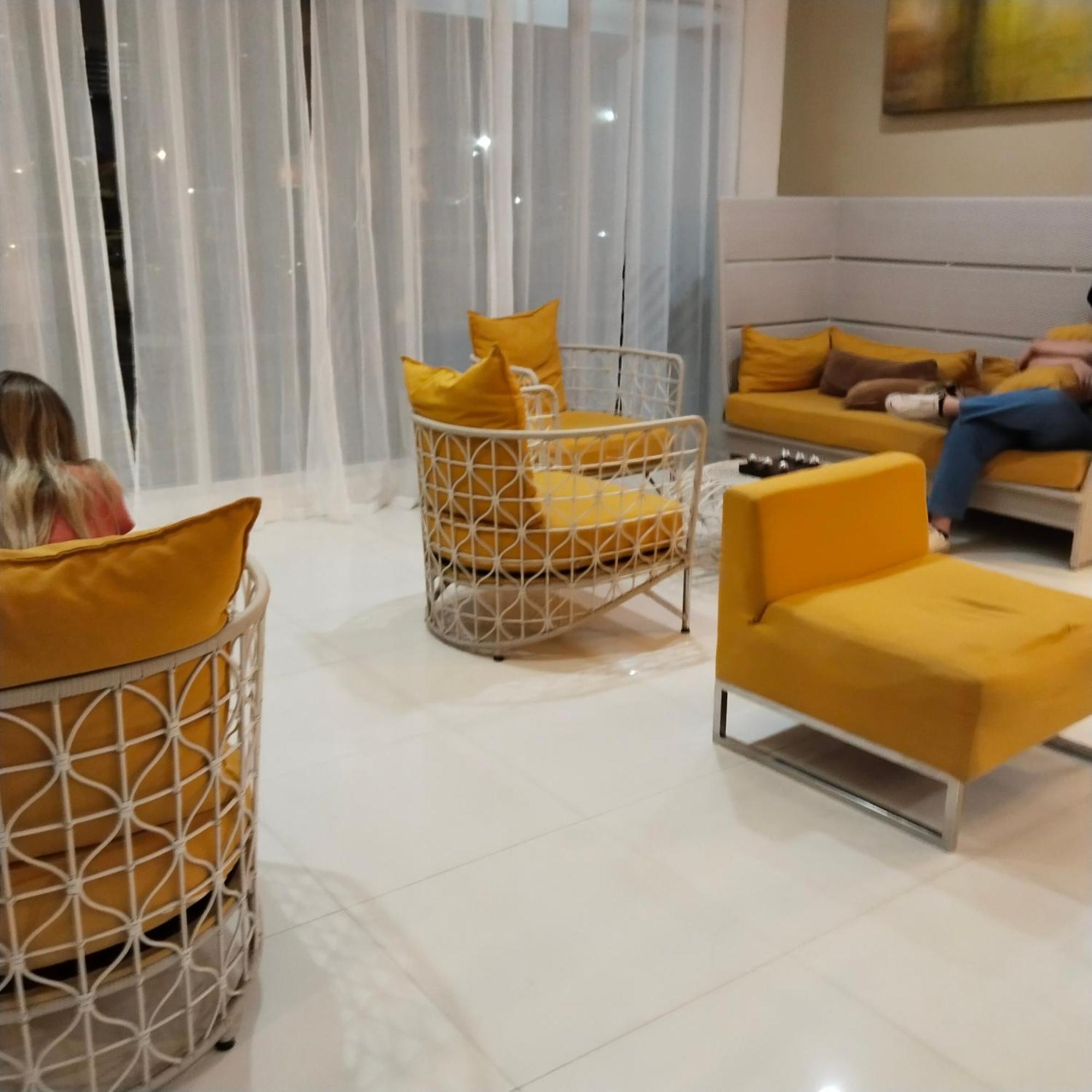 Hanna's Place In Avida It Park Apartment