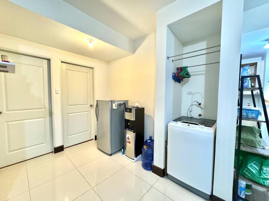 Apartment Mdl's Place *