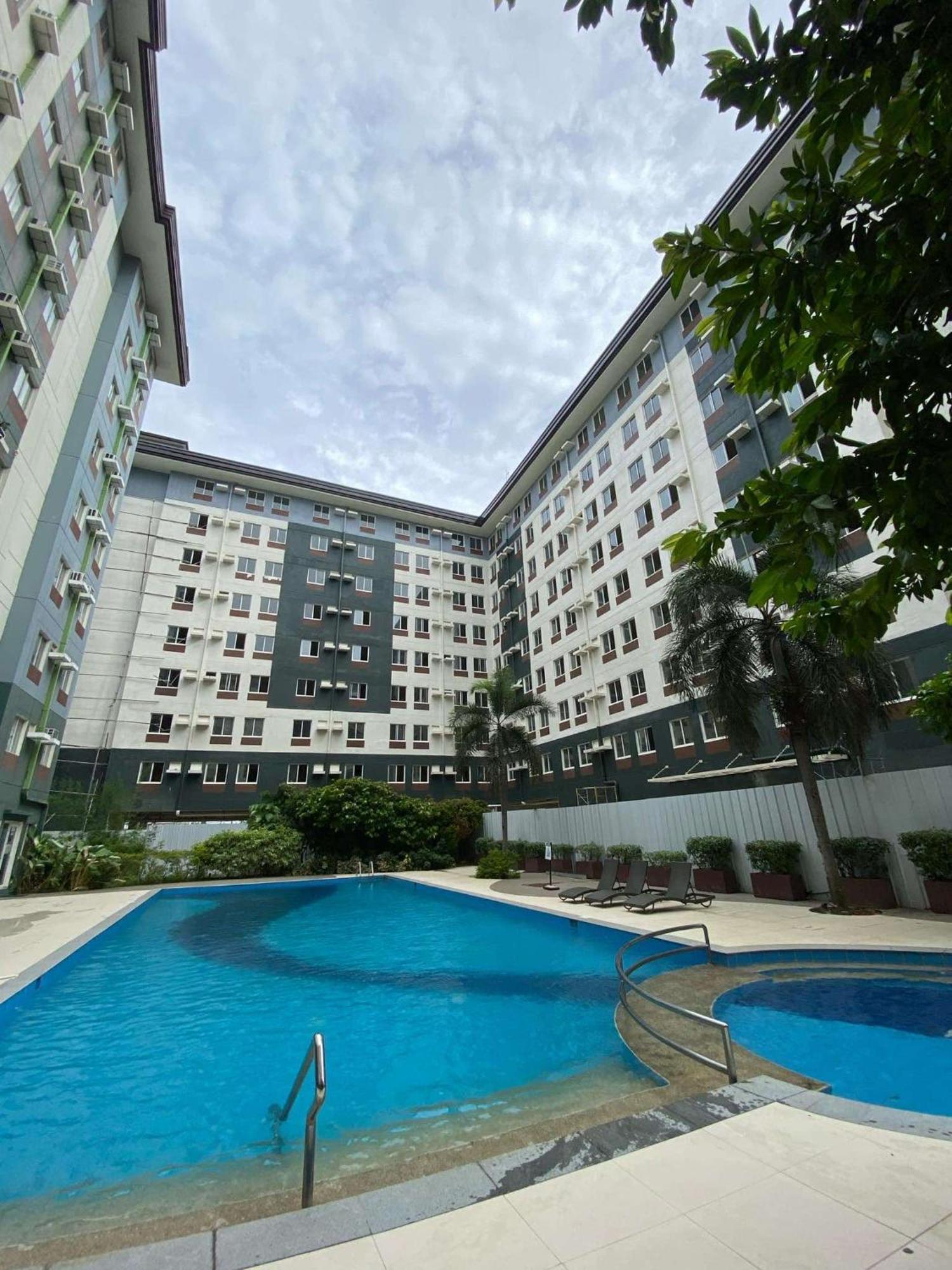 Apartment Staycation Unit With Pool Access