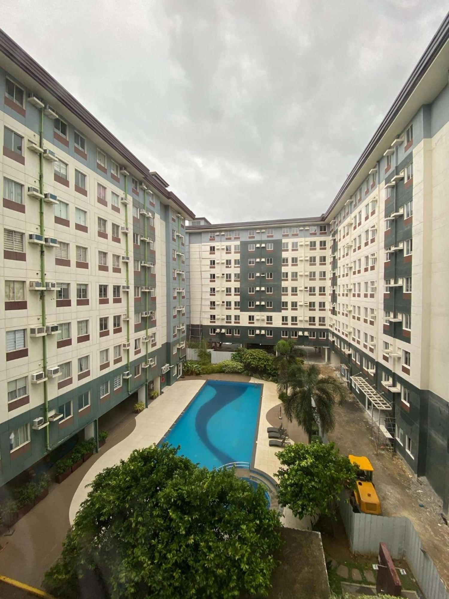 Apartment Staycation Unit With Pool Access