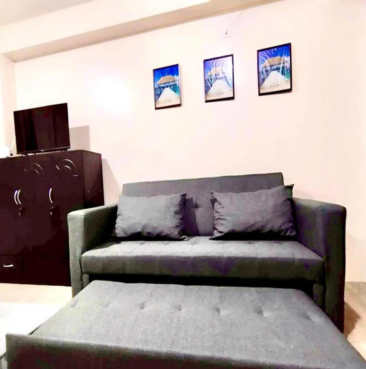 Staycation Unit With Pool Access Apartment