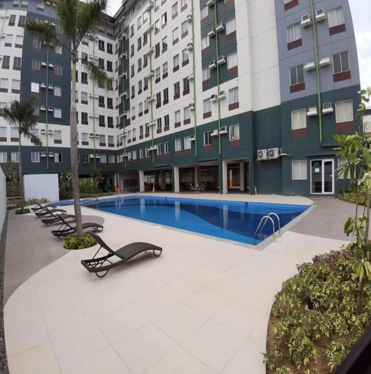Staycation Unit With Pool Access *