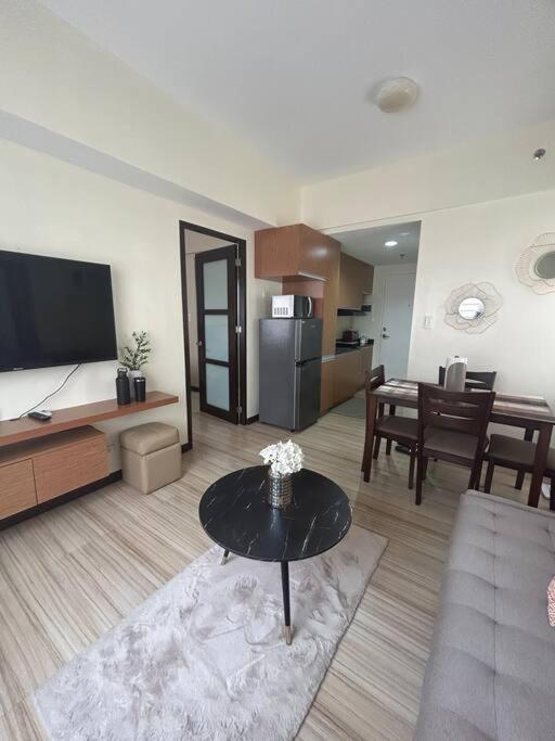 Family - Migas Haven At Sunvida Tower Apartment Cebu
