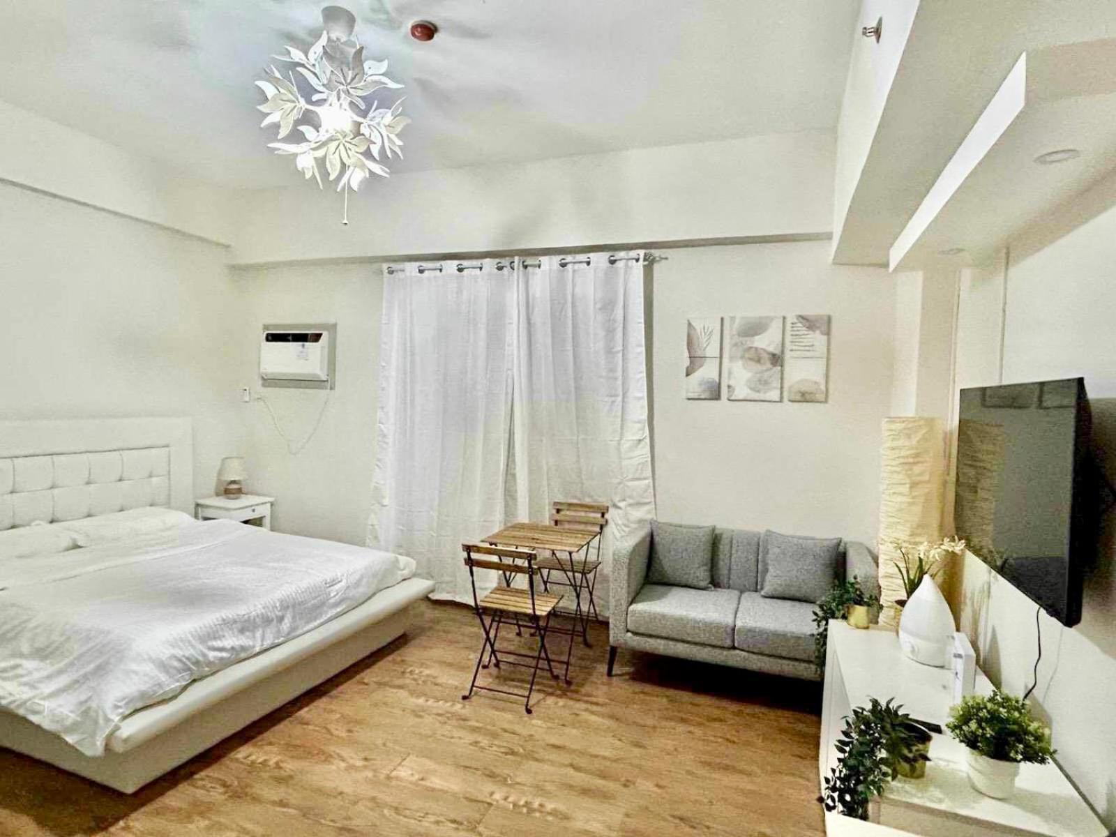 Cozy And Sunny Near To Mactan Cebu International Airport - Amani Grand & Residences