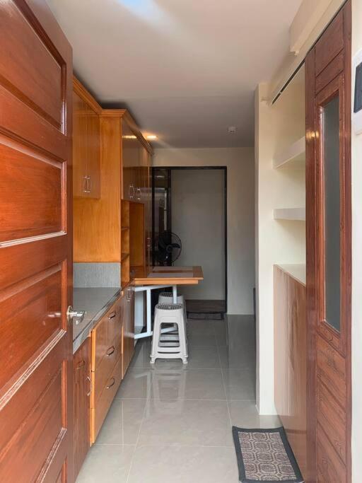 Apartment In Mactan, Cebu Rm 202