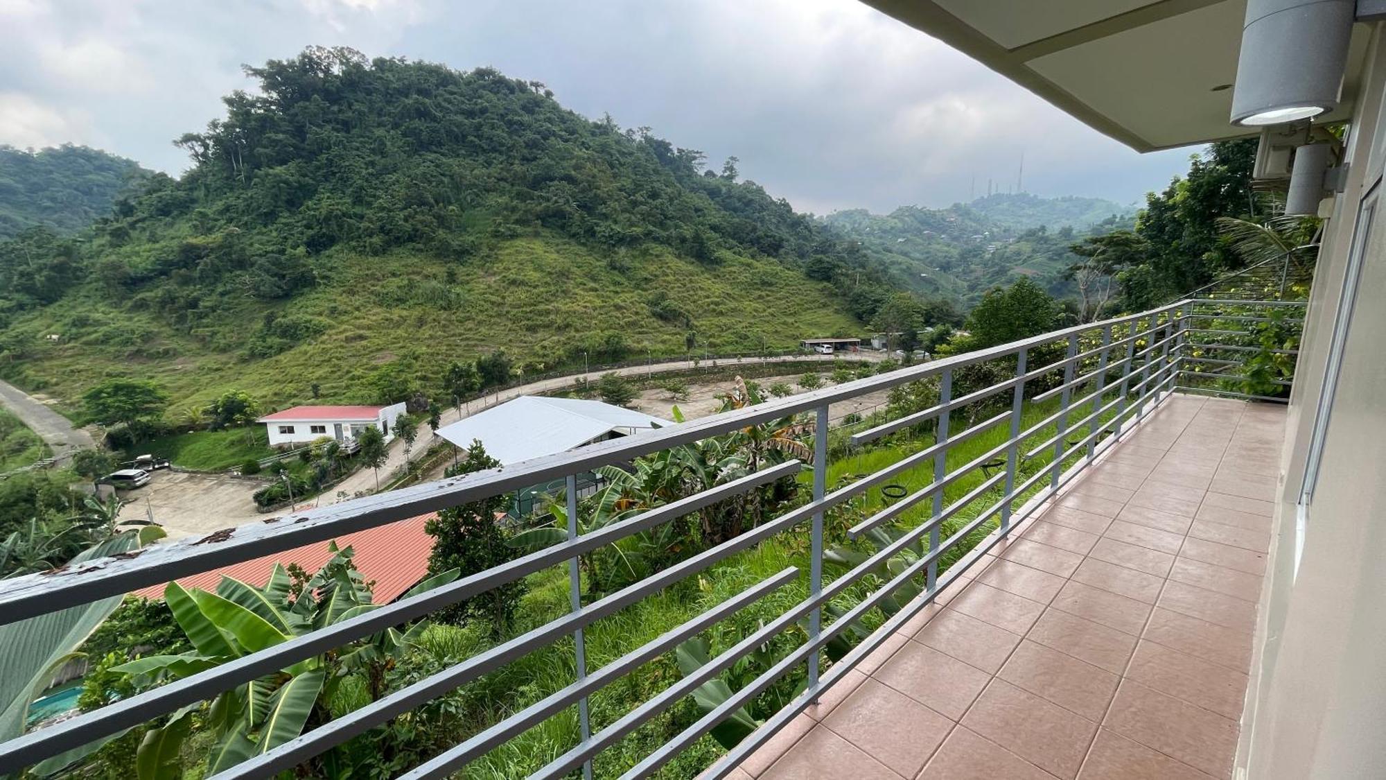 Serenity Farm And By Hiverooms Resort *