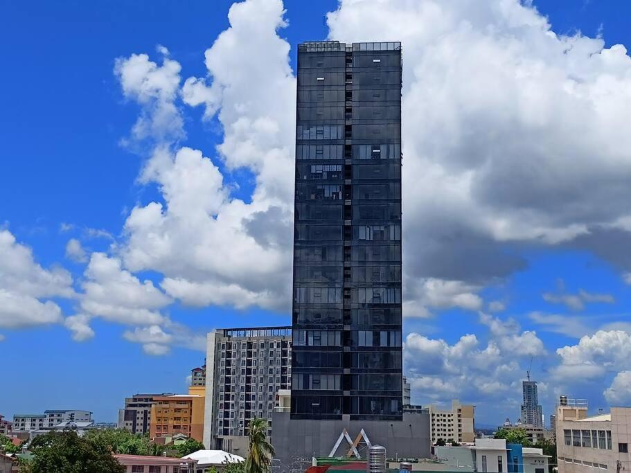 1708 Pool Gym Wi-fi With Netflix Near Ayala And It Park Cebu