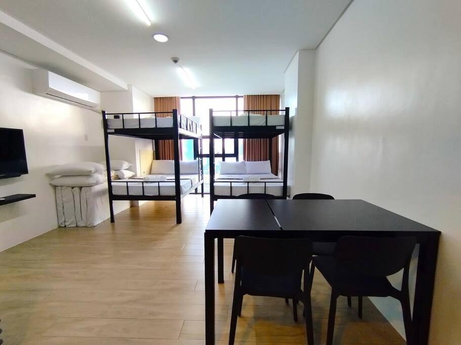 1708 Pool Gym Wi-fi With Netflix Near Ayala And It Park Apartment