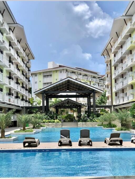 Pool View 333b At Amani Grand Near Mactan Cebu Airport Apartamento