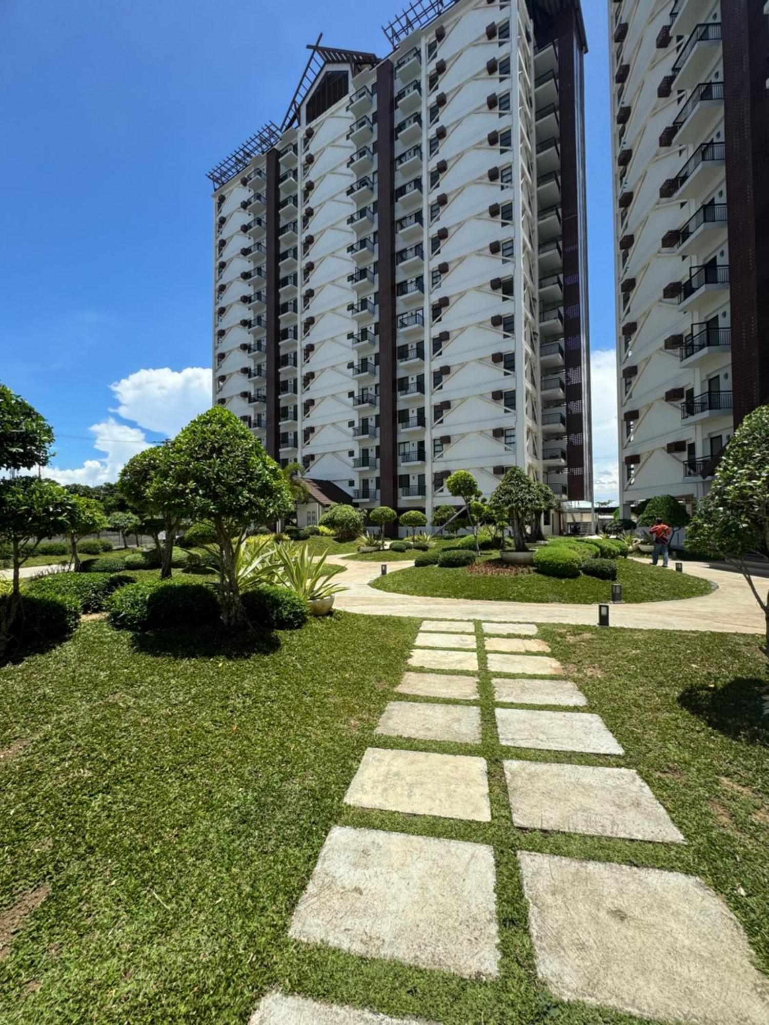 Royal Oceancrest Mactan - Type Unit 0215b * Sudtungan