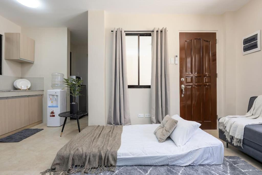 Whole 3br Furnished Townhouse Near It Park With Parking, Fast Wifi, Netflix And Holiday home *