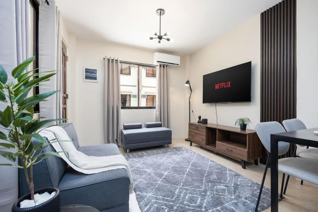 Whole 3br Furnished Townhouse Near It Park With Parking, Fast Wifi, Netflix And Holiday home