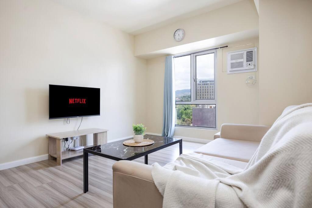 Furnished 2-bedroom In Avida Towers Riala, It Park With Fast Wifi, Netflix, Pool And *