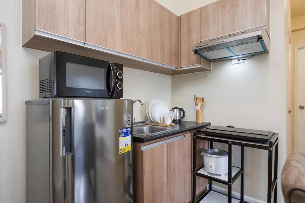 Apartment Furnished 2-bedroom In Avida Towers Riala, It Park With Fast Wifi, Netflix, Pool And