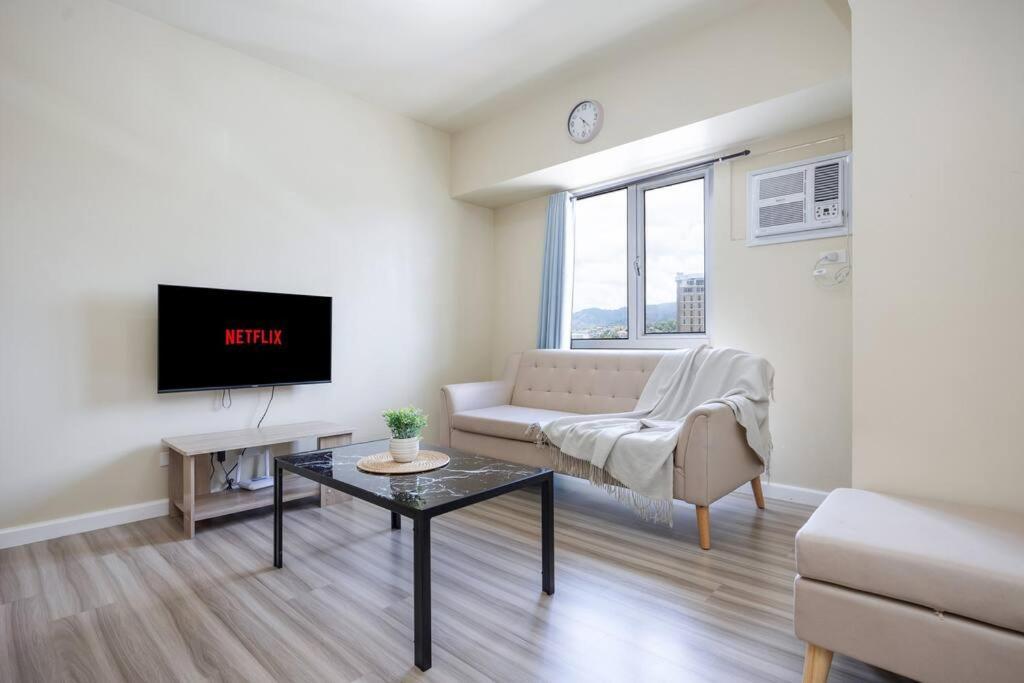 Apartment Furnished 2-bedroom In Avida Towers Riala, It Park With Fast Wifi, Netflix, Pool And
