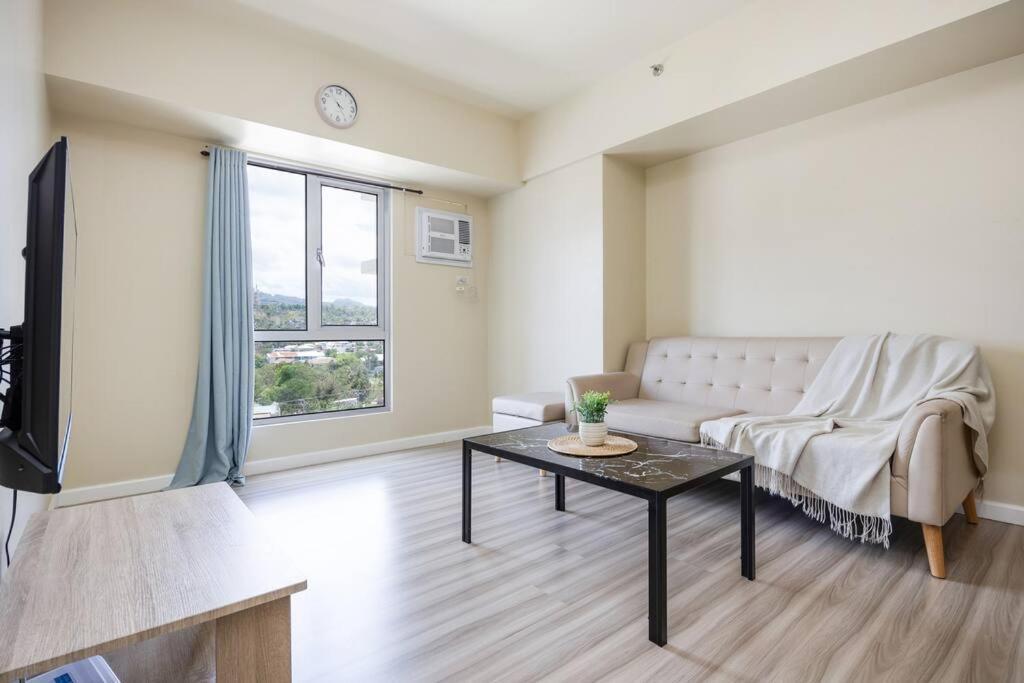 Furnished 2-bedroom In Avida Towers Riala, It Park With Fast Wifi, Netflix, Pool And *