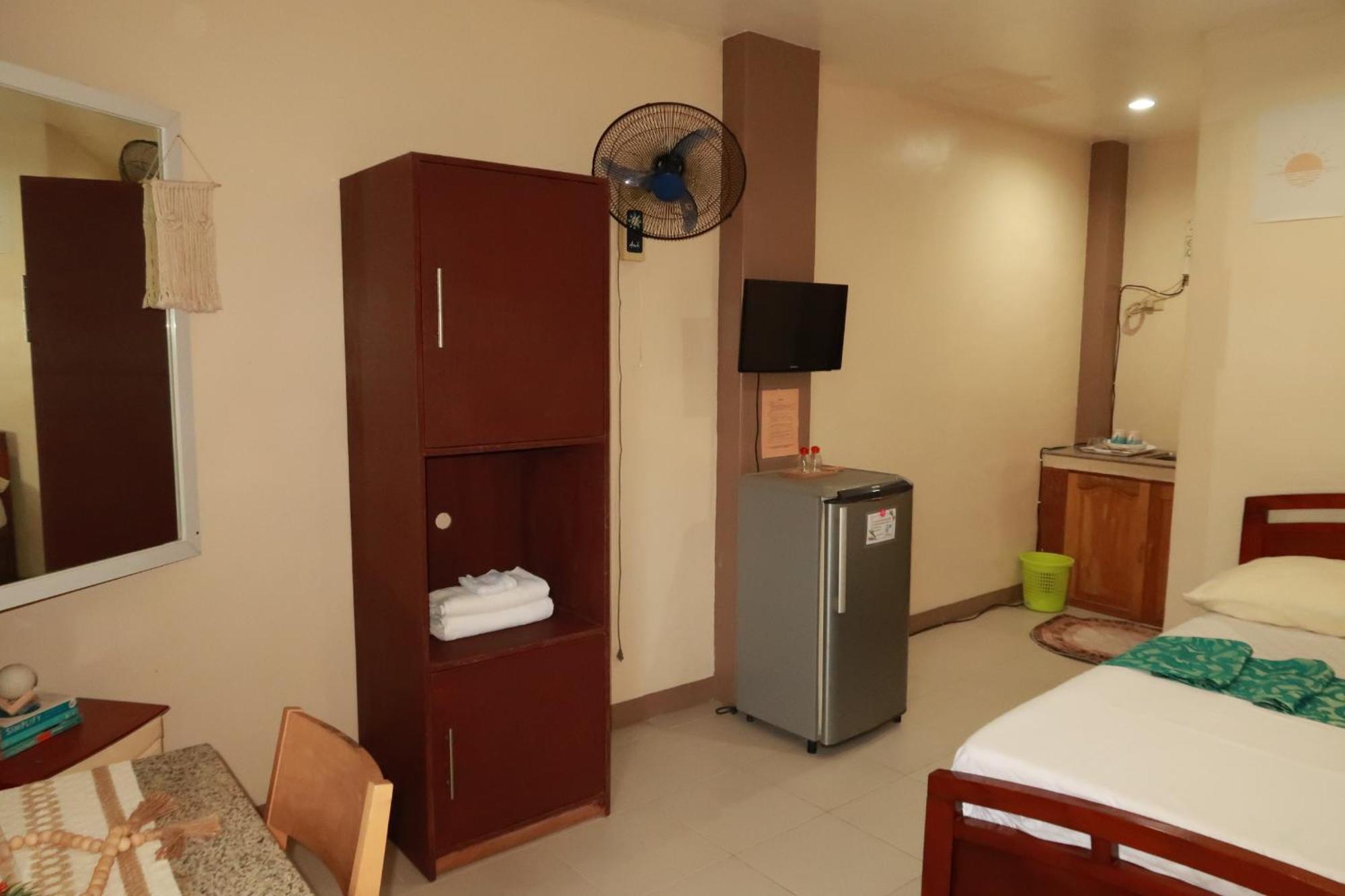 Jo-cris Apartelle