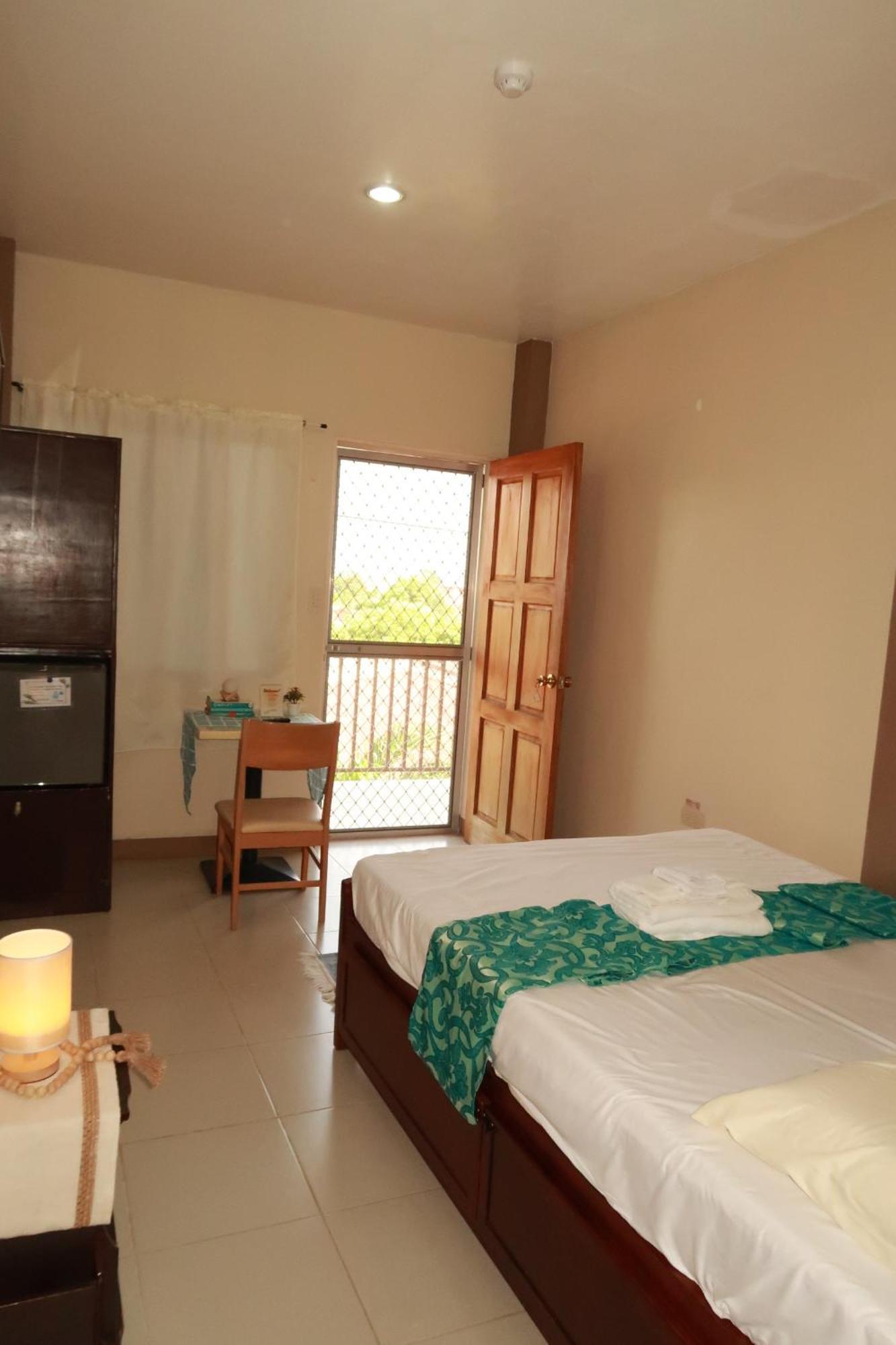 bahay-panuluyan Jo-cris Apartelle 2*