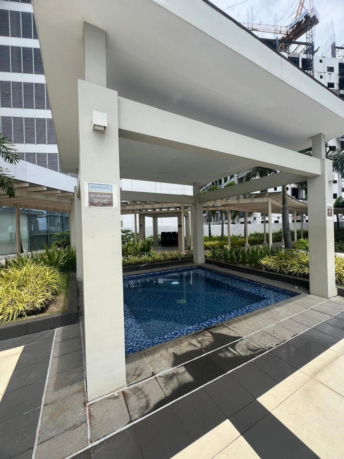 Exec 1br For 6 Person One Manchester Place With Pool And 350 Pass Apartment Lapu-Lapu City