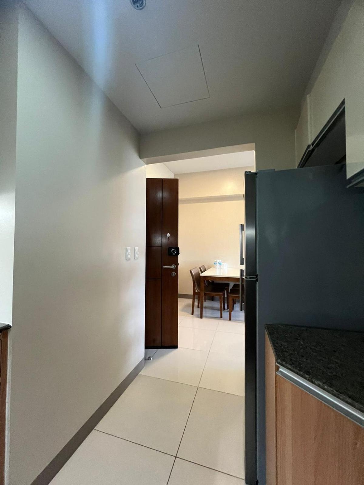 Exec 1br For 6 Person One Manchester Place With Pool And 350 Pass Apartment