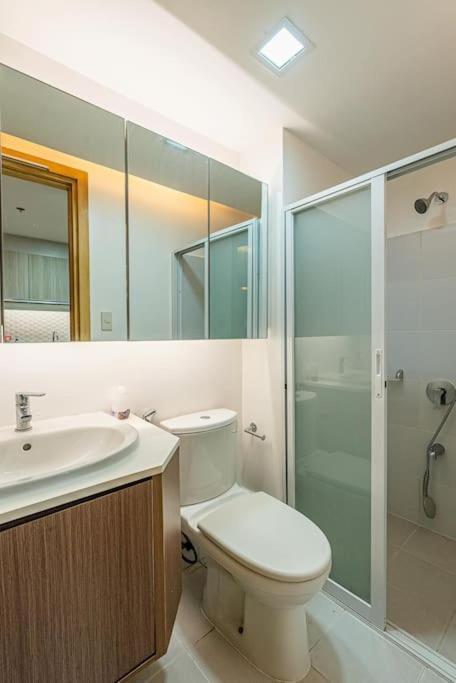 200mbps Wifi, Luxury Near Ayala *