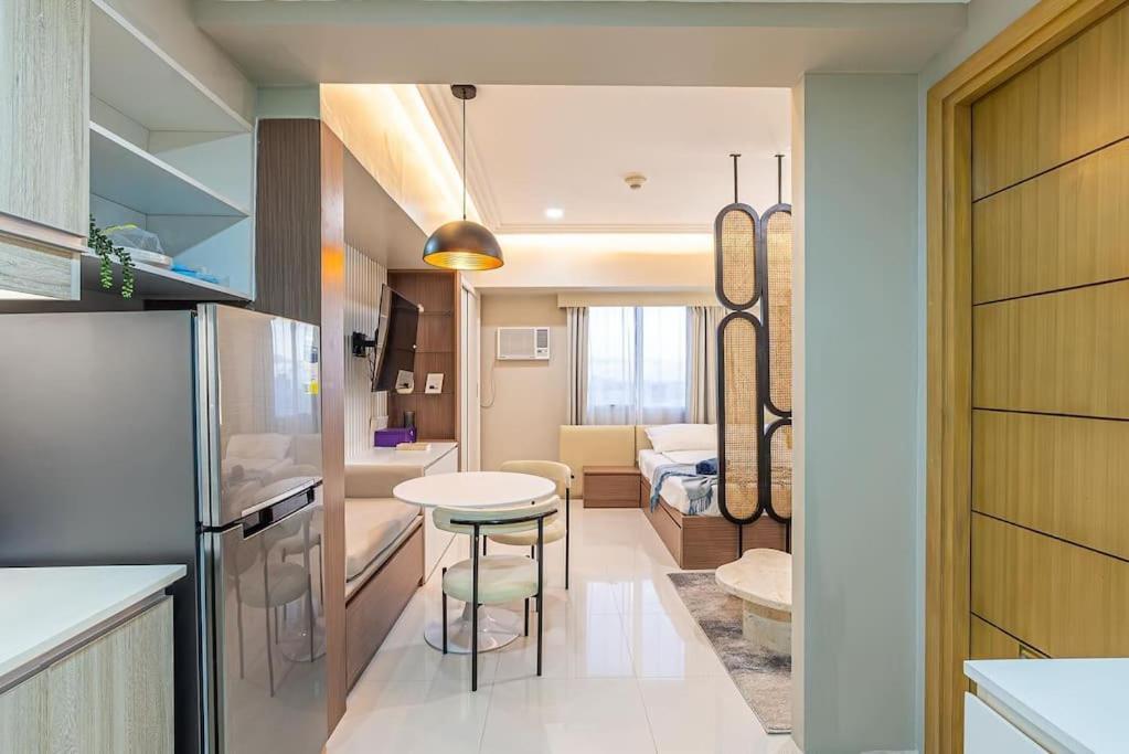 200mbps Wifi, Luxury Near Ayala Apartment