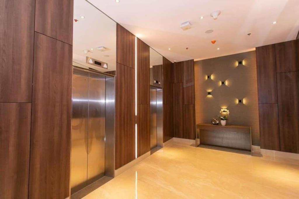200mbps Wifi, Luxury Near Ayala Apartment *