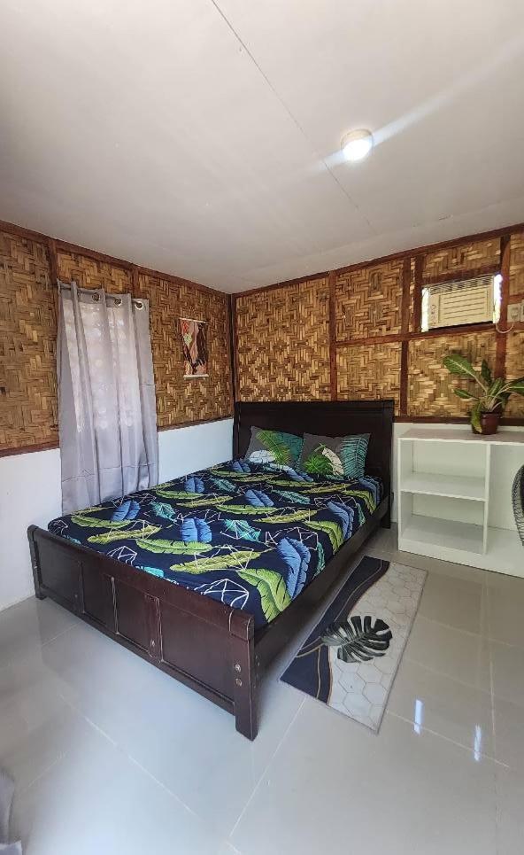 Nipaville Camphouse * Moalboal
