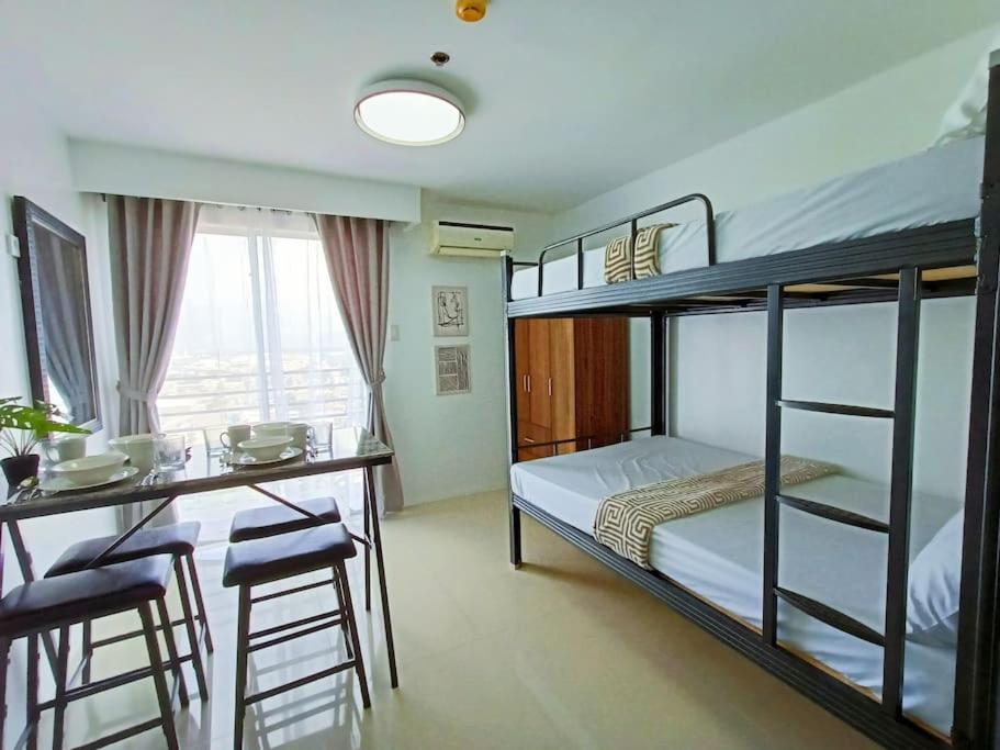 Apartment Near Ayala And It Park With Free Pool Wi-fi And Netflix Cebu