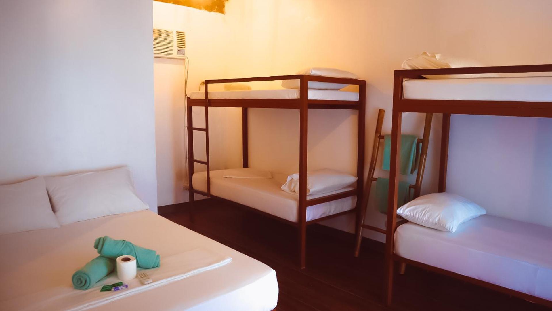 Hostel Camotes *