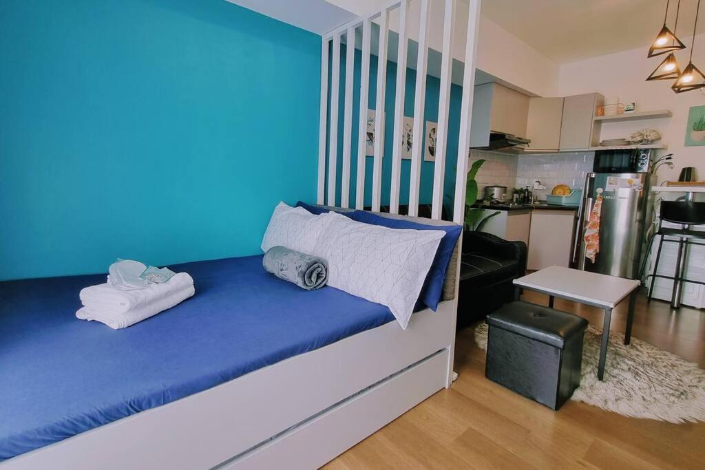 Violet's Studio, Riala It Park,