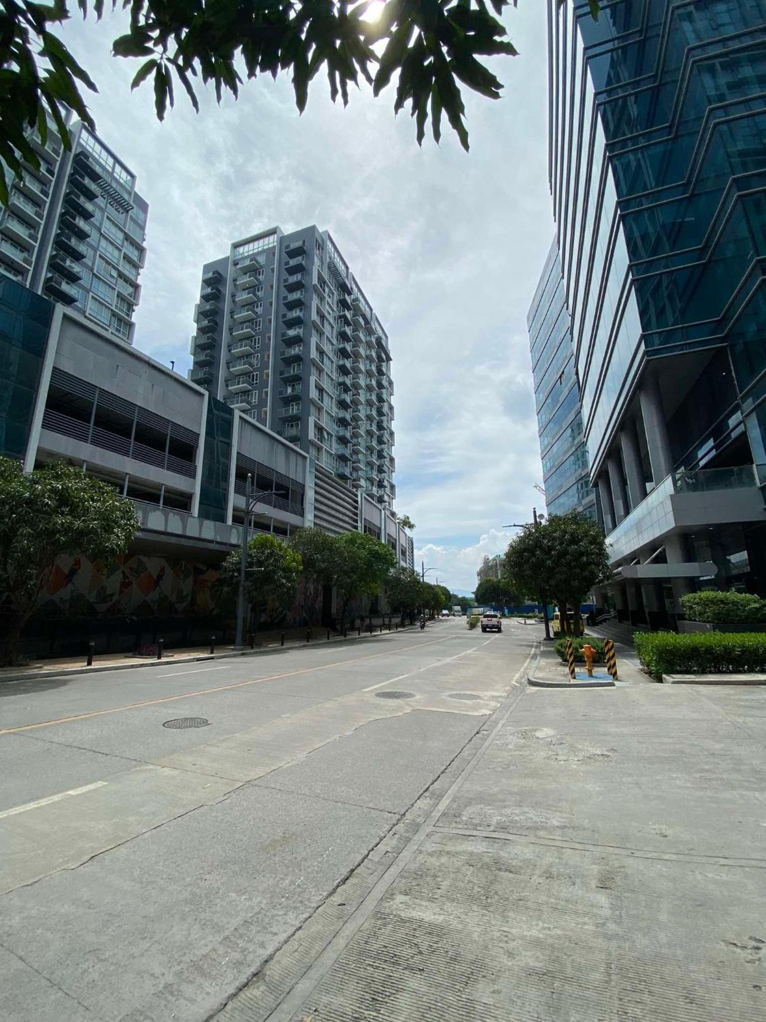 Mactan Newtown Near International Airport * Lapu-Lapu City