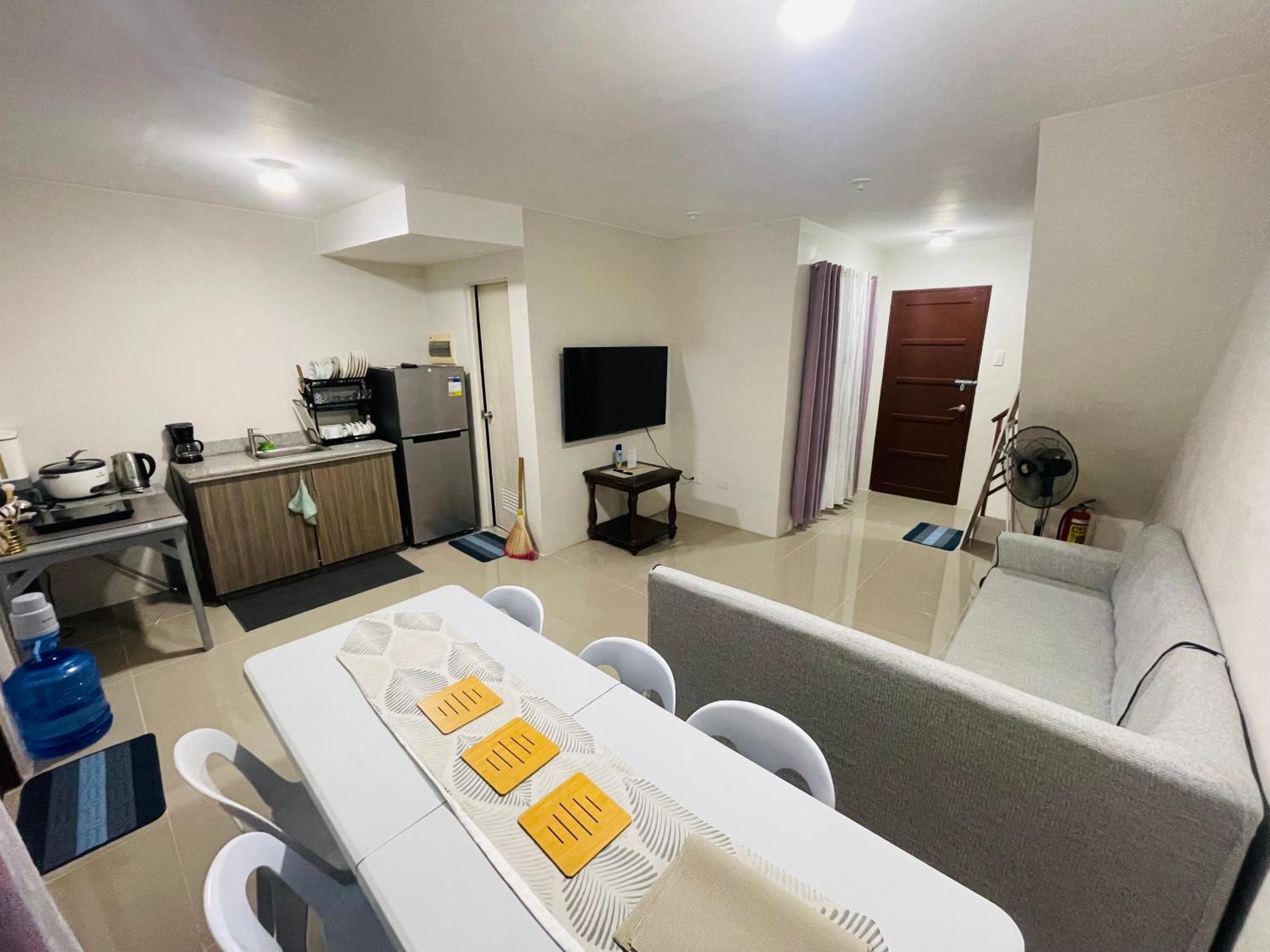 Apartment Gimmos Air In Casamira, Of Naga *
