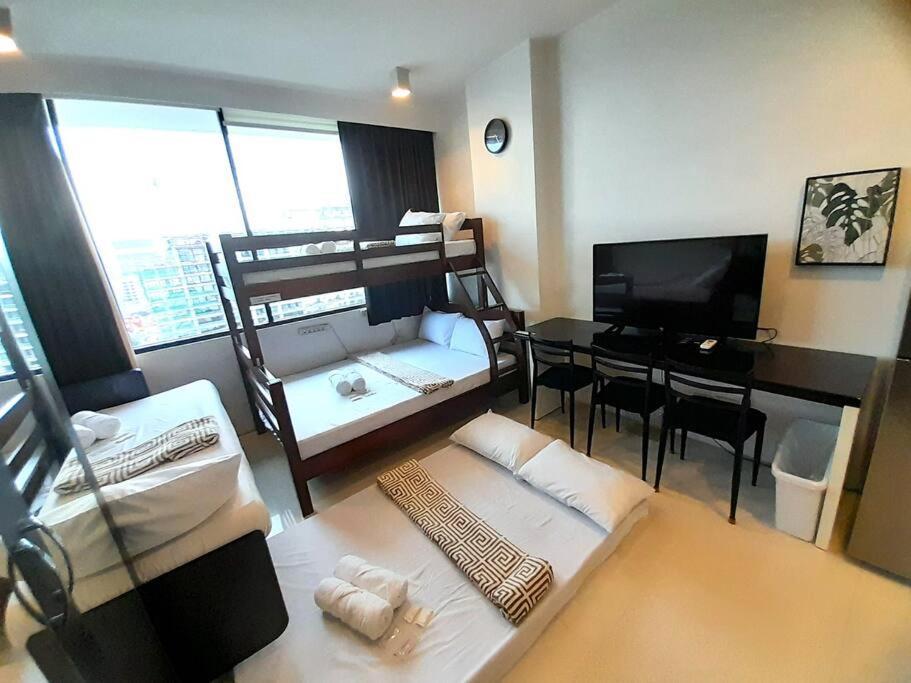 14b Walking Distance To Ayala And It Park With Wifi * Cebu