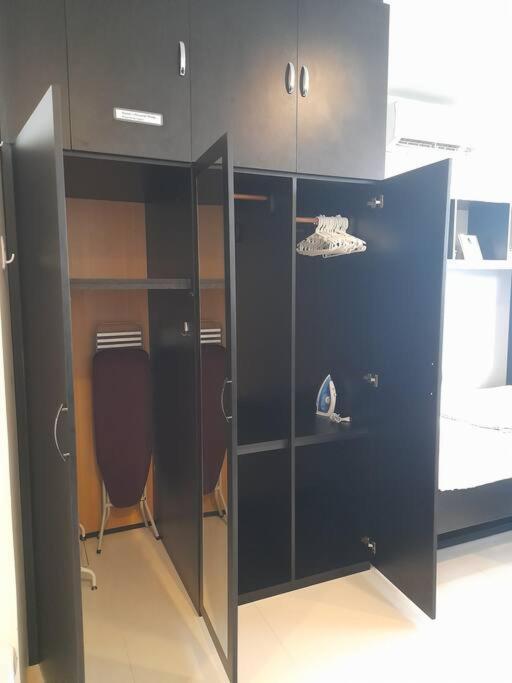 14b Walking Distance To Ayala And It Park With Wifi Apartment