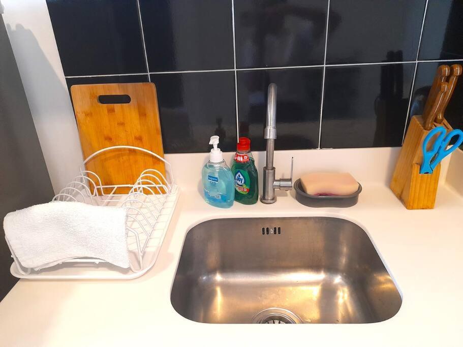 14b Walking Distance To Ayala And It Park With Wifi *
